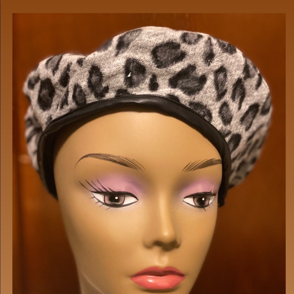 Tam Hat